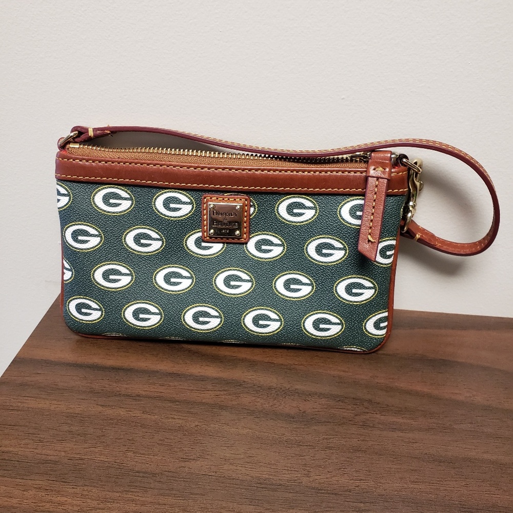 Packers Dooney & Bourke Large Slim Wristlet